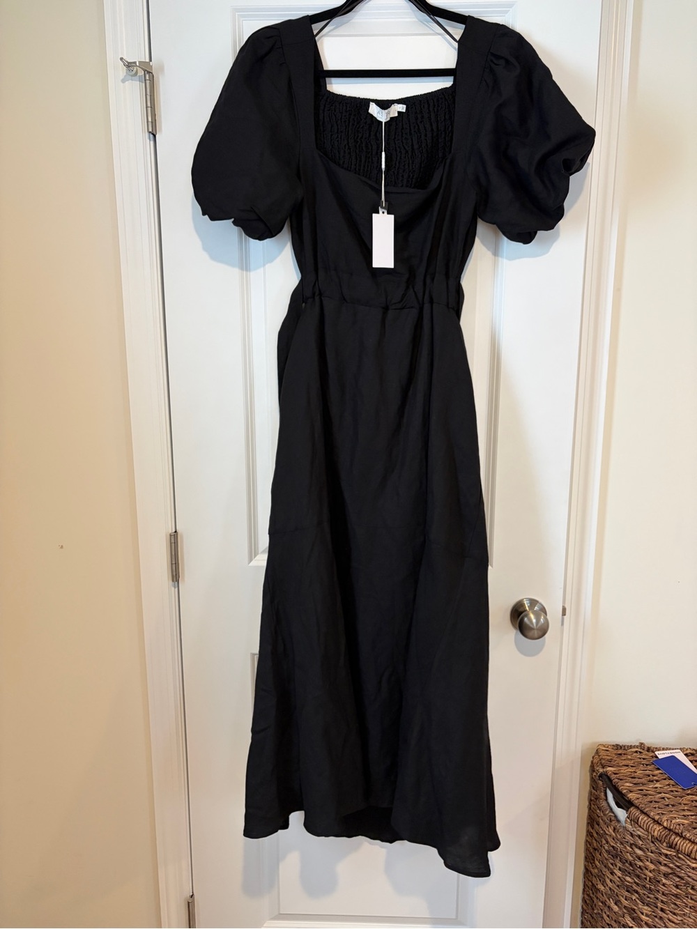 ASTR the label Black Puff-Sleeve Maxi Dress